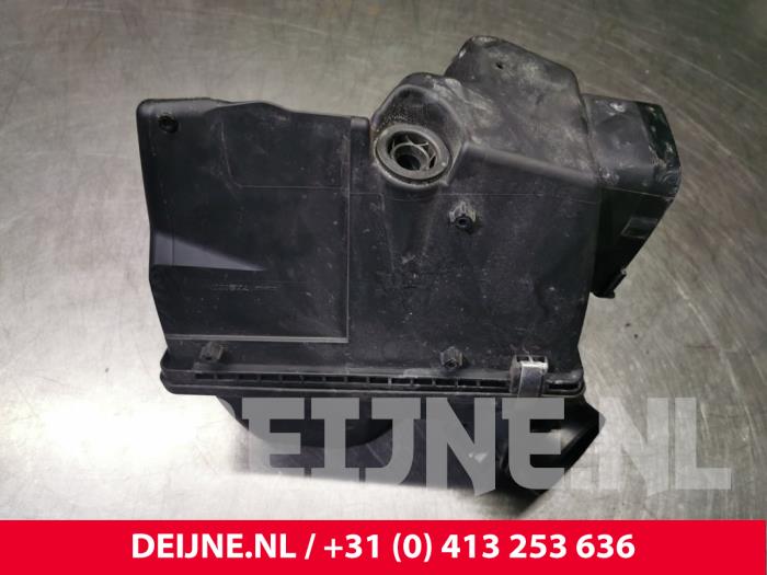 Air box from a BMW 3 serie Gran Turismo (F34) 320i 2.0 16V 2017