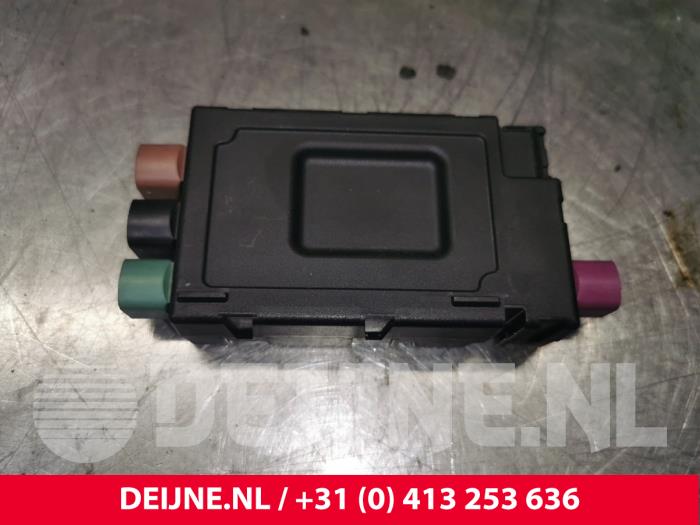 Używane Modul USB Volkswagen Golf VII (AUA) 2.0 GTI 16V Performance Package Cena € 20,00 Procedura marży oferowane przez van Deijne Onderdelen Uden B.V.