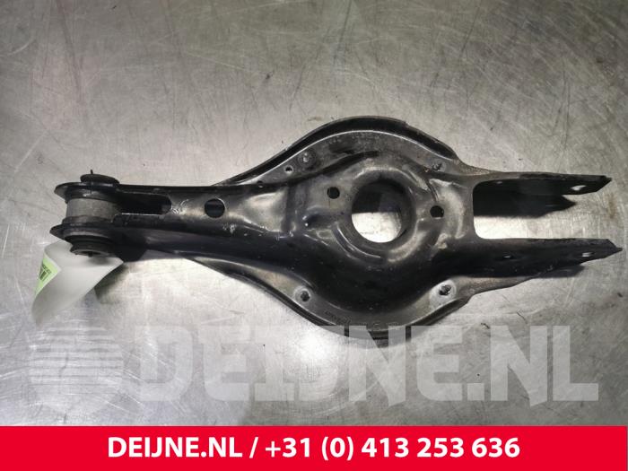 Rear spring retainer, right from a BMW 3 serie Gran Turismo (F34) 320i 2.0 16V 2017