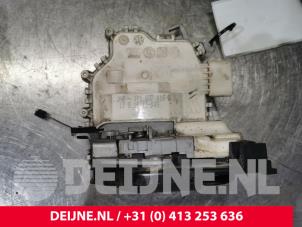Gebrauchte Türschlossmechanik 4-türig rechts vorne Seat Leon (1P1) 1.4 TSI 16V Preis € 35,00 Margenregelung angeboten von van Deijne Onderdelen Uden B.V.
