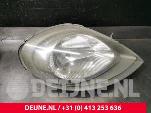 Used Headlight, right Opel Vivaro 1.9 DI Price € 36,30 Inclusive VAT offered by van Deijne Onderdelen Uden B.V.