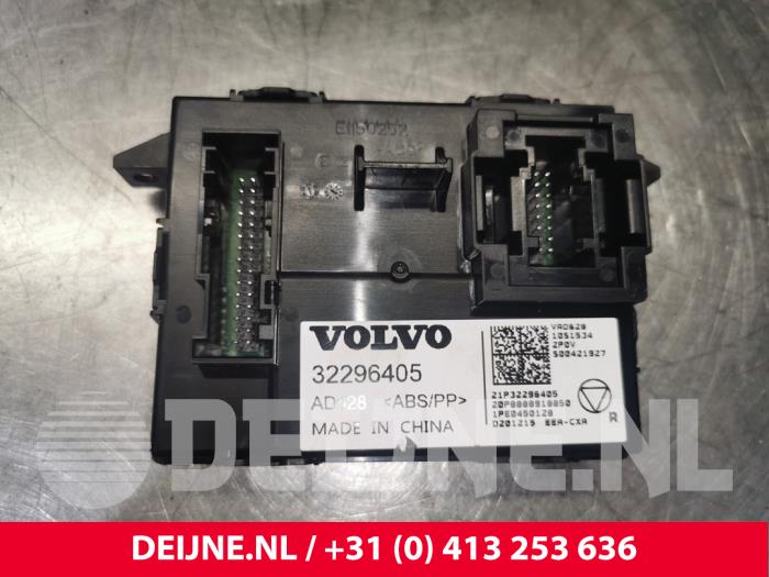 Usagé Module (divers) Polestar Polestar 2 78kWh Long Range Dual Motor Prix € 84,70 Prix TTC proposé par van Deijne Onderdelen Uden B.V.