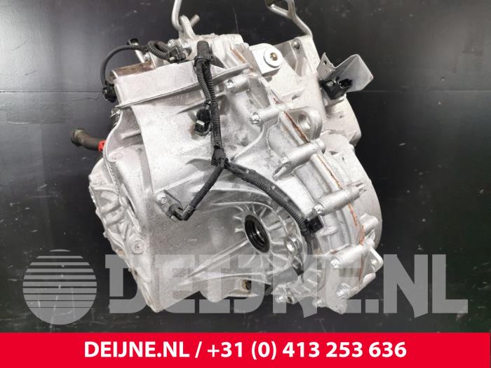 Caja de cambios de un Mercedes-Benz A (177.0) 1.3 A-180 Turbo 16V 2020