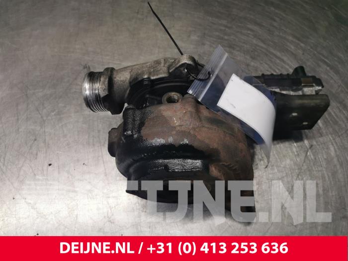 Turbo from a Volvo XC90 I 2.4 D5 20V 2007