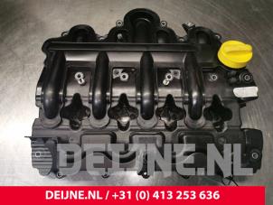 Usados Tapa de válvulas Renault Master III (ED/HD/UD) 2.5 dCi 16V Precio € 90,75 IVA incluido ofrecido por van Deijne Onderdelen Uden B.V.