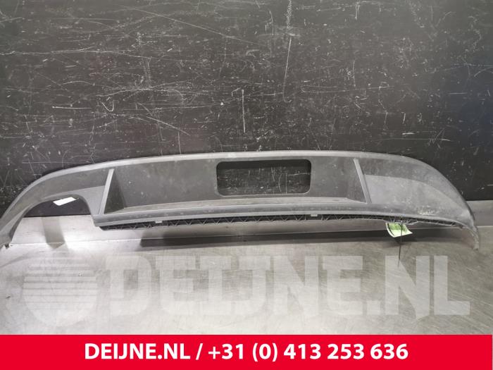 Diffuseur pare-choc arrière d'un Volkswagen Golf VII Variant (AUVV) 2.0 TDI 150 16V 2014