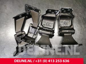 Used Set of hinges Mercedes Vito (447.6) 1.6 111 CDI 16V Price € 242,00 Inclusive VAT offered by van Deijne Onderdelen Uden B.V.