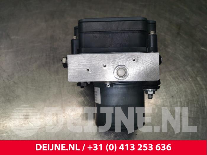 ABS pump from a Mercedes-Benz A (177.0) 1.3 A-180 Turbo 16V 2020