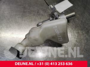 Usagé Cylindre de frein principal Mercedes A (177.0) 1.3 A-180 Turbo 16V Prix € 35,00 Règlement à la marge proposé par van Deijne Onderdelen Uden B.V.