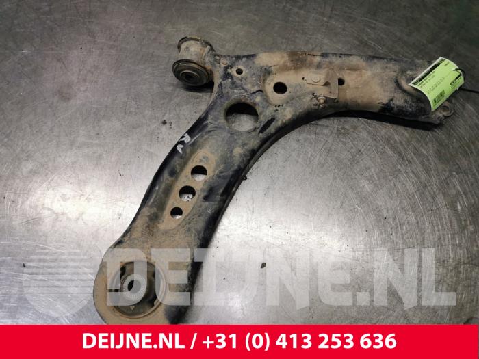 Front lower wishbone, right from a Volkswagen Golf VII (AUA) 1.4 TSI 16V 2013