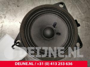 Usagé Haut-parleur Volvo XC40 (XZ) 1.5 T3 Autom. 12V Prix € 25,00 Règlement à la marge proposé par van Deijne Onderdelen Uden B.V.