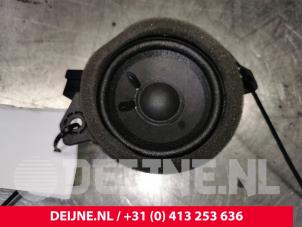 Usagé Haut-parleur Volvo XC40 (XZ) 1.5 T3 Autom. 12V Prix € 40,00 Règlement à la marge proposé par van Deijne Onderdelen Uden B.V.