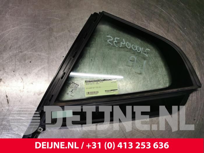 Usados Ventanilla triangular izquierda detrás Volvo XC40 (XZ) 1.5 T3 Autom. 12V Precio € 70,00 Norma de margen ofrecido por van Deijne Onderdelen Uden B.V.