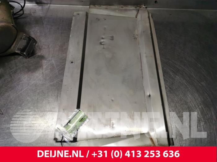 Gebrauchte Motor Schutzblech Mercedes B (W246/W242) 2.2 B-220 CDI BlueEFFICIENCY,d 16V Preis € 30,00 Margenregelung angeboten von van Deijne Onderdelen Uden B.V.