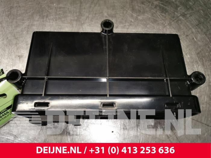 Używane Modul (rózne) Tesla Model S 75D Cena € 72,60 Z VAT oferowane przez van Deijne Onderdelen Uden B.V.