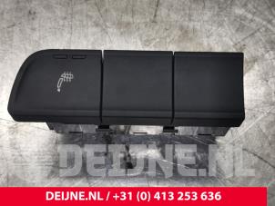 Gebrauchte Sitzheizung Schalter Audi A1 Sportback (8XA/8XF) 1.6 TDI 16V Preis € 10,00 Margenregelung angeboten von van Deijne Onderdelen Uden B.V.