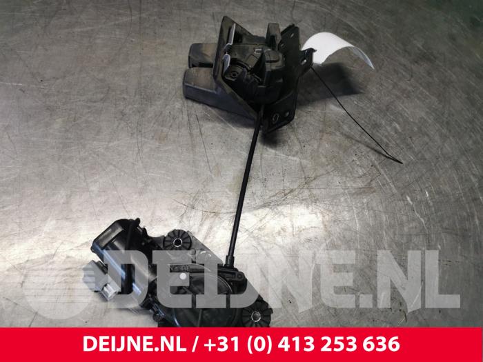 Comment éliminer les insectes de votre pare-brise? - Auto Glass Center