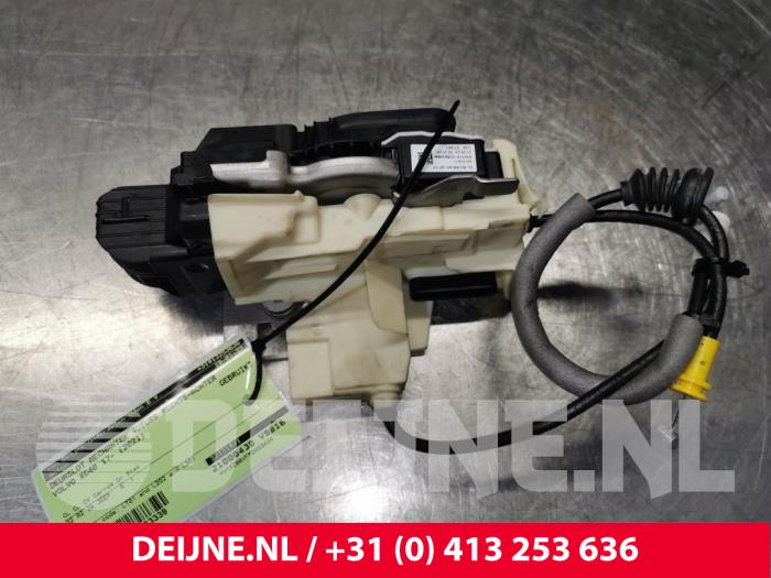 Rear door mechanism 4-door, right Volvo XC40 1.5 T5 Twin Engine 16V ...