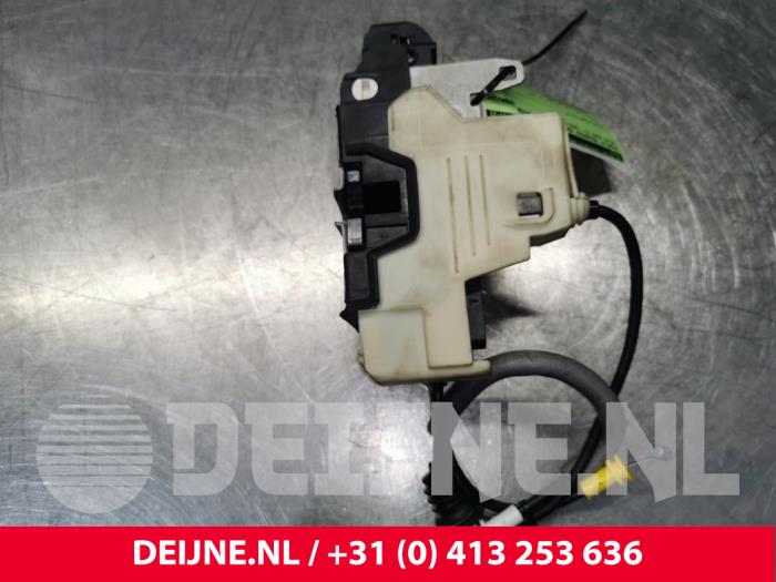 Rear door mechanism 4-door, right Volvo XC40 1.5 T5 Plug-in Hybrid 16V ...