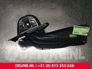 Usagé Bras de suspension arrière droit Volkswagen Golf VIII (CD1) 1.5 eTSI 16V Prix € 40,00 Règlement à la marge proposé par van Deijne Onderdelen Uden B.V.