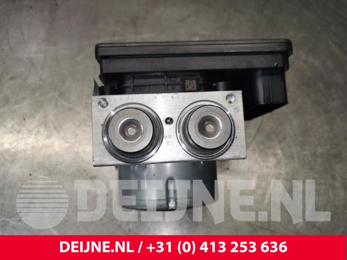 Pompa ABS z Volkswagen Golf VIII (CD1) 1.5 eTSI 16V 2021