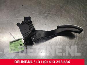 Used Accelerator pedal Volkswagen Golf VIII (CD1) 1.5 eTSI 16V Price € 14,00 Margin scheme offered by van Deijne Onderdelen Uden B.V.