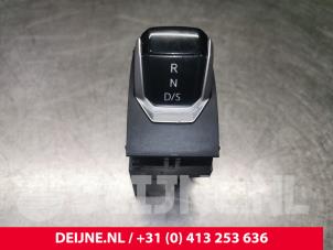 Used Gear stick Volkswagen Golf VIII (CD1) 1.5 eTSI 16V Price € 140,00 Margin scheme offered by van Deijne Onderdelen Uden B.V.