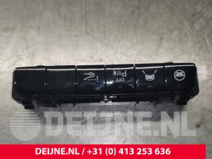 Gebrauchte PDC Schalter Mercedes C (W205) C-220 2.2 CDI BlueTEC, C-220 d 16V Preis € 50,00 Margenregelung angeboten von van Deijne Onderdelen Uden B.V.