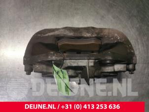 Used Front brake calliper, right Mercedes C (W205) C-220 2.2 CDI BlueTEC, C-220 d 16V Price € 95,00 Margin scheme offered by van Deijne Onderdelen Uden B.V.