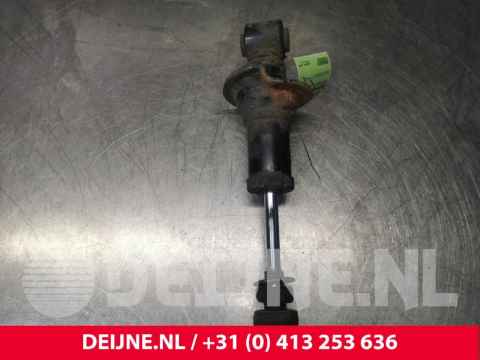 Fronts shock absorber, left from a Mitsubishi Canter 3.0 16V 815,816 2014