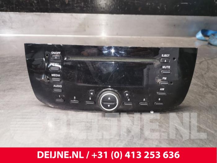 Używane Radio Fiat Punto Evo (199) 1.3 JTD Multijet 85 16V Euro 5 Cena € 125,00 Procedura marży oferowane przez van Deijne Onderdelen Uden B.V.