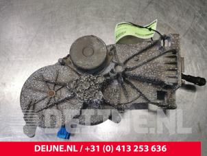 Używane Silnik rygla tylnej klapy Mercedes C Estate (S205) C-350 e 2.0 16V Cena € 65,00 Procedura marży oferowane przez van Deijne Onderdelen Uden B.V.