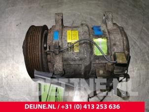 Używane Pompa klimatyzacji Volvo 850 Estate 2.5i 10V Cena € 70,00 Procedura marży oferowane przez van Deijne Onderdelen Uden B.V.