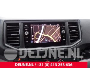 Used Navigation display Volkswagen Crafter (SY) 2.0 TDI Price € 605,00 Inclusive VAT offered by van Deijne Onderdelen Uden B.V.