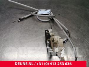 Używane Mechanizm zamka tylnych drzwi samochodu dostawczego Volkswagen Crafter (SY) 2.0 TDI Cena € 121,00 Z VAT oferowane przez van Deijne Onderdelen Uden B.V.
