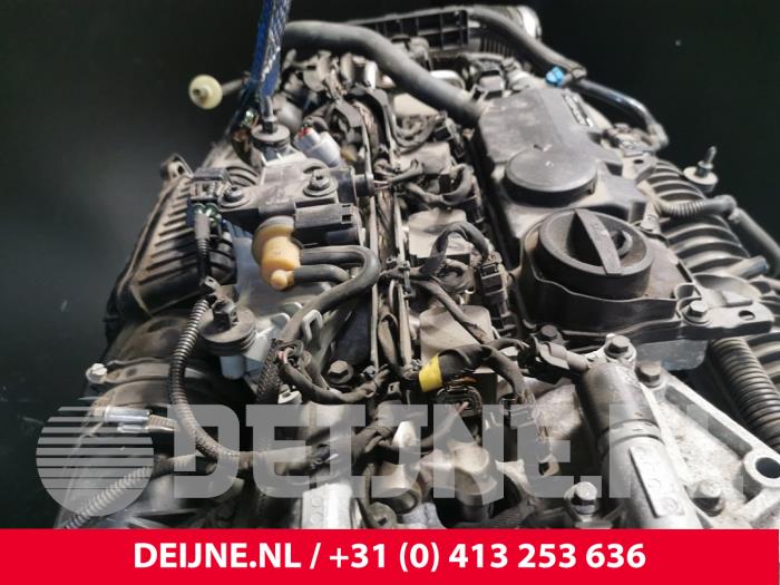 Engine from a Volvo V40 (MV) 2.0 T2 16V 2017