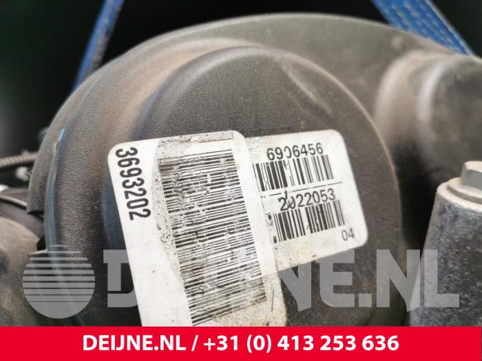 Engine from a Volvo V40 (MV) 2.0 T2 16V 2017