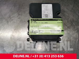 Używane Pompa ABS Volkswagen Crafter (SY) 2.0 TDI Cena € 302,50 Z VAT oferowane przez van Deijne Onderdelen Uden B.V.