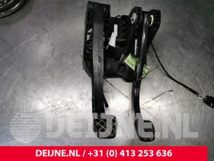 Used Brake pedal Volkswagen Crafter (SY) 2.0 TDI Price on request offered by van Deijne Onderdelen Uden B.V.