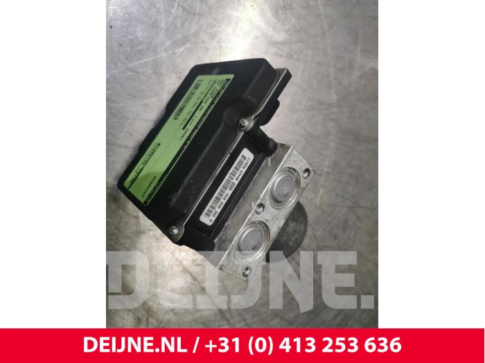 Usagé Pompe ABS Volkswagen Crafter 2.5 TDI 30/32/35/46/50 Prix € 242,00 Prix TTC proposé par van Deijne Onderdelen Uden B.V.
