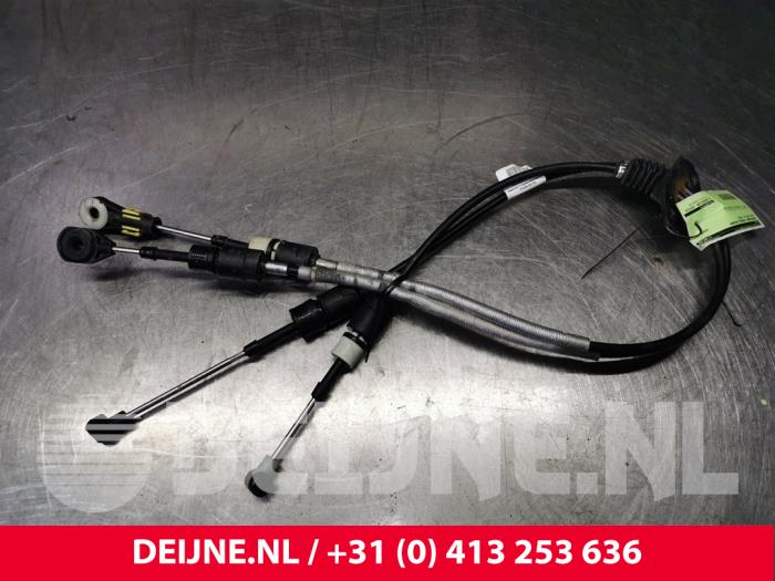 Gearbox shift cable from a Volvo V40 (MV) 2.0 T2 16V 2017