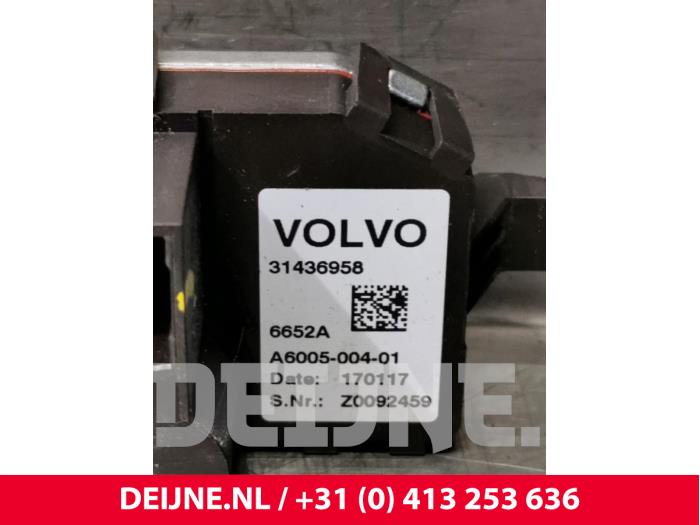Heater resistor from a Volvo V40 (MV) 2.0 T2 16V 2017