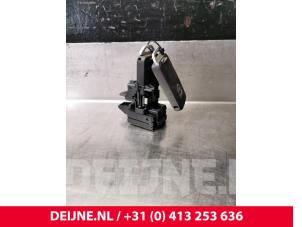 Used Ignition lock + key Volvo V40 (MV) 2.0 T2 16V Price € 40,00 Margin scheme offered by van Deijne Onderdelen Uden B.V.