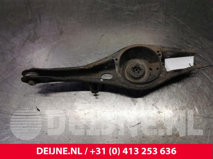 Rear spring retainer, left from a Audi A3 Sportback (8VA/8VF) 1.4 TFSI 16V e-tron 2015