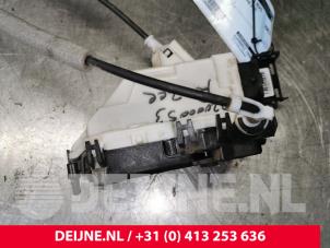Used Sliding door lock mechanism, right Citroen Jumpy 2.0 Blue HDI 120 Price € 121,00 Inclusive VAT offered by van Deijne Onderdelen Uden B.V.