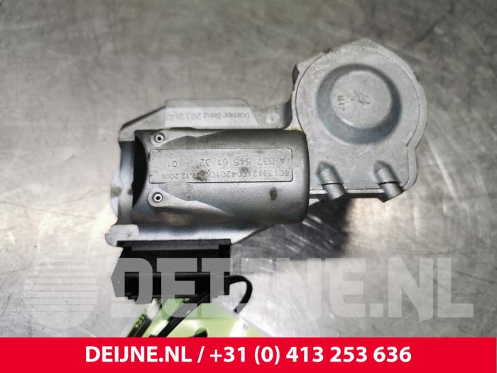 Cierre de caja de dirección de un Mercedes-Benz Sprinter 3,5t (906.63) 311 CDI 16V 2008