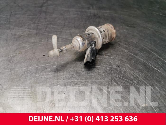 Usados Inyector Adblue Citroen Jumpy 2.0 Blue HDI 120 Precio € 90,75 IVA incluido ofrecido por van Deijne Onderdelen Uden B.V.