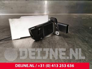 Usados Medidor de flujo de aire Volvo V40 (MV) 1.6 D2 Precio € 40,00 Norma de margen ofrecido por van Deijne Onderdelen Uden B.V.