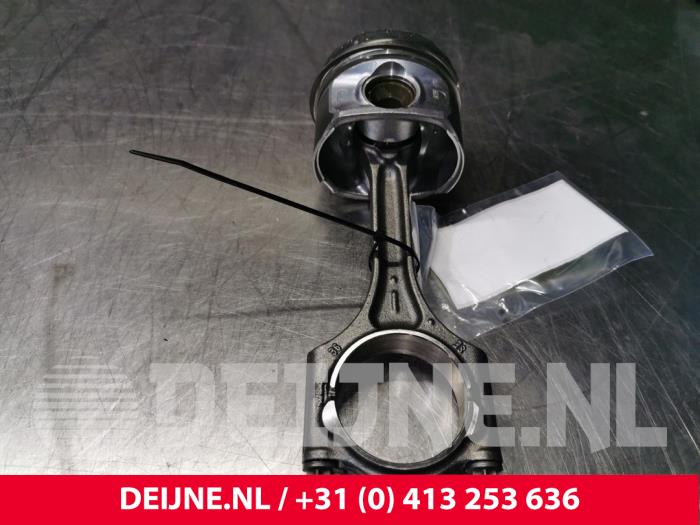Gebrauchte Kolben Volvo V70 (BW) 2.0 D3 16V Preis € 108,90 Mit Mehrwertsteuer angeboten von van Deijne Onderdelen Uden B.V.