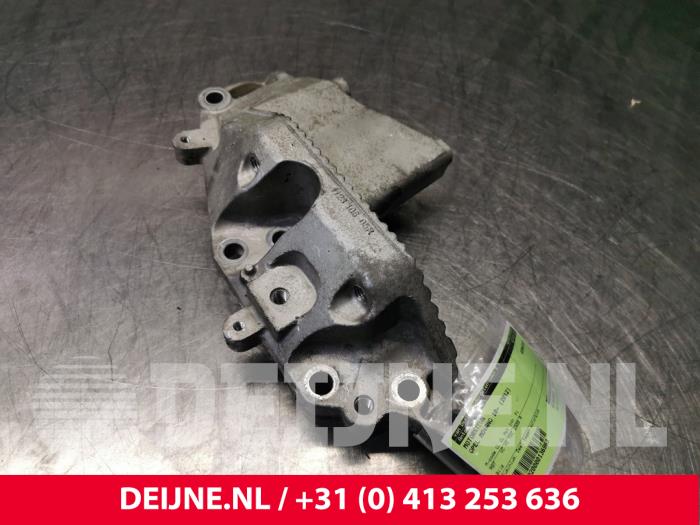 Used Engine mount Opel Movano 2.3 CDTi 16V FWD Price € 42,35 Inclusive VAT offered by van Deijne Onderdelen Uden B.V.